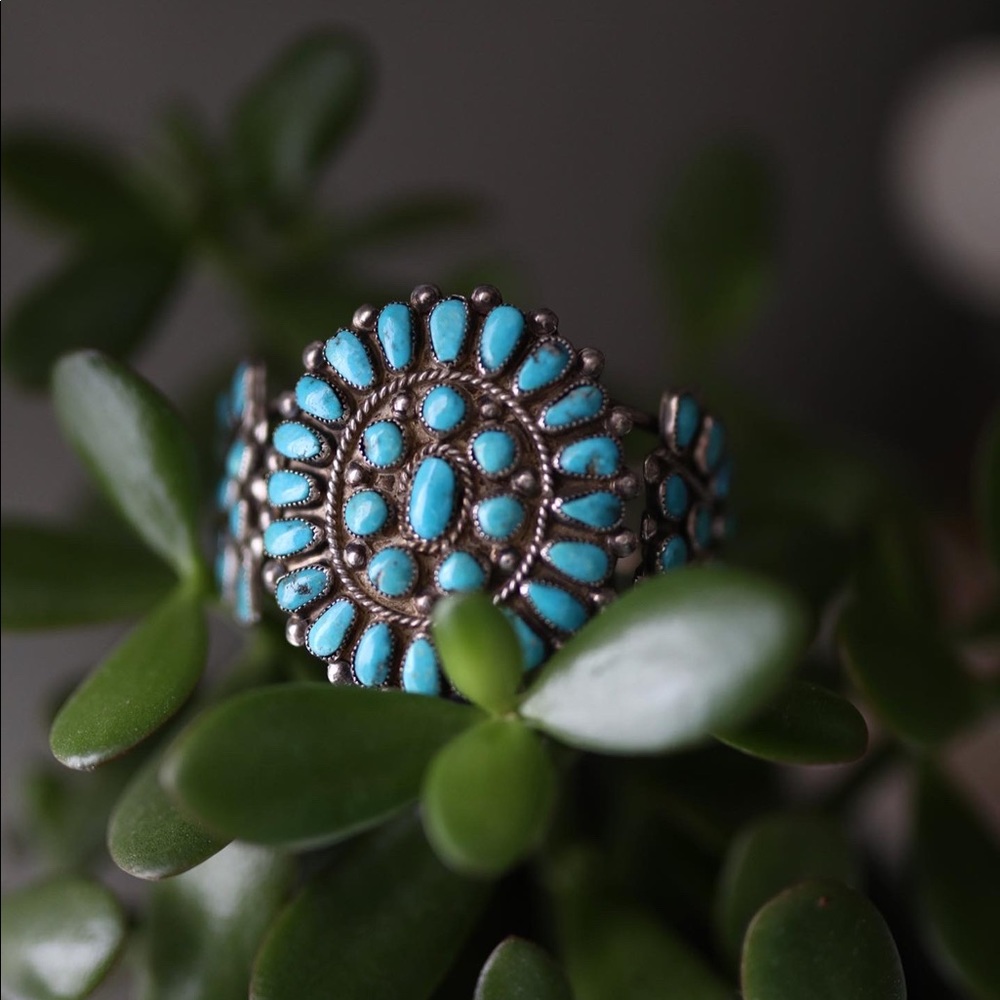 Vintage Zuni Blossom cuff - Picture 3 of 6